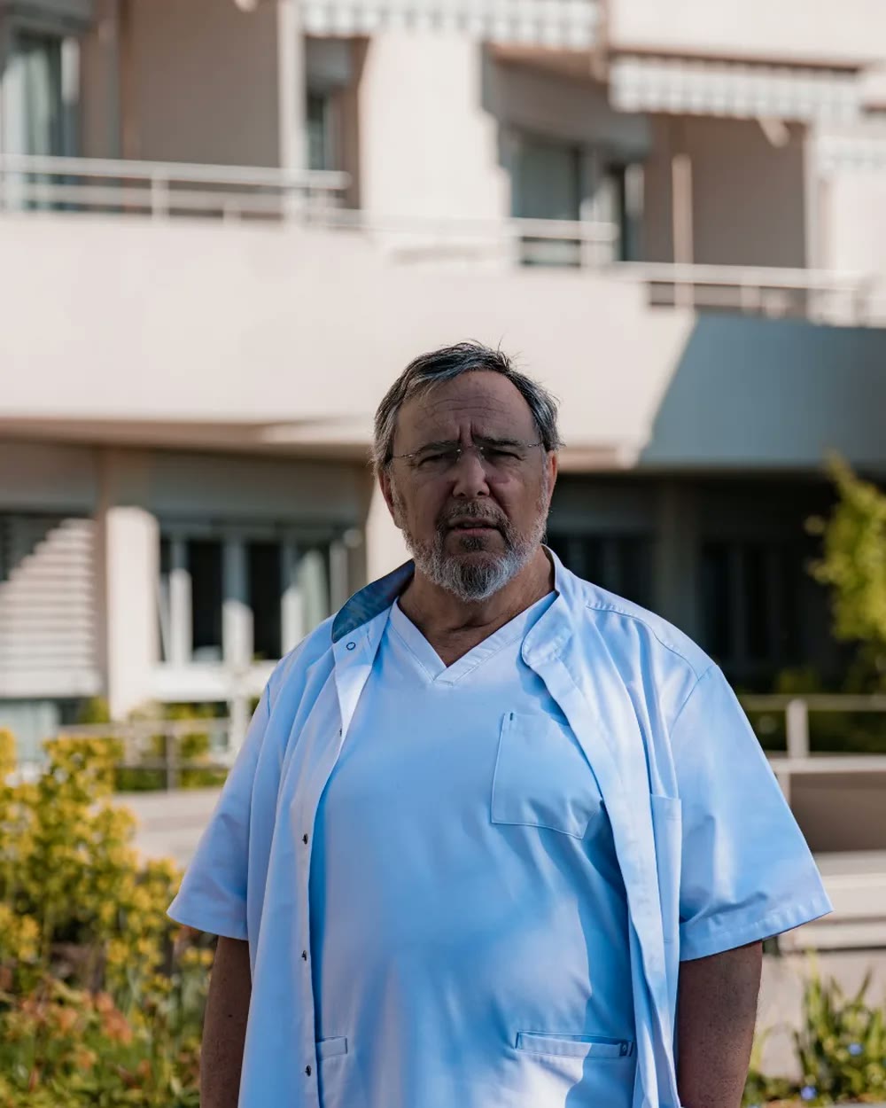 Portrait du Dr Alexandre Jaquinet, médecin spécialiste en chirurgie maxillo-faciale au Cabinet Dentaire Genolier
